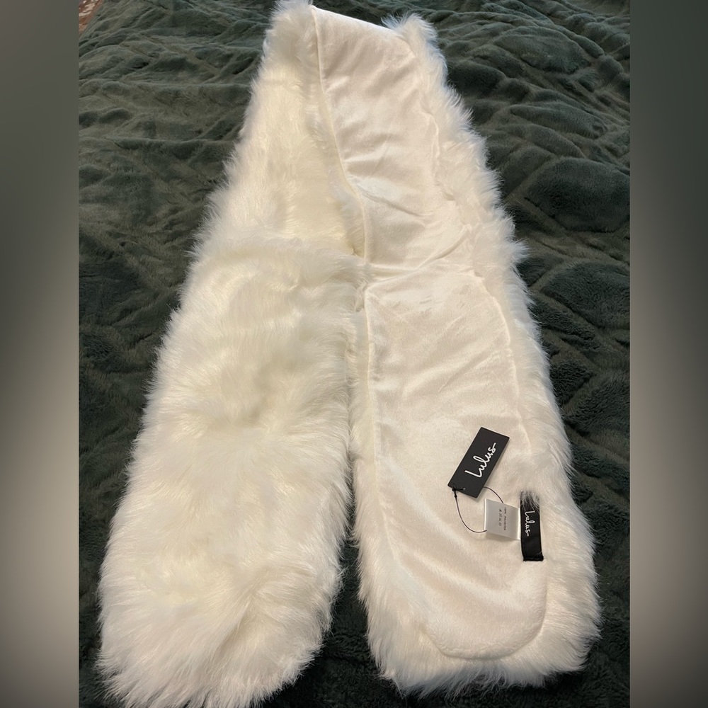 Lulus White Faux Fur Wrap